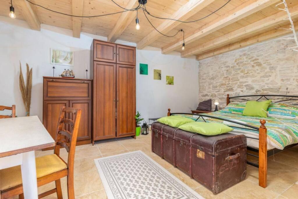 Casa Di Pietra Matelici Βίλα Divšići Εξωτερικό φωτογραφία
