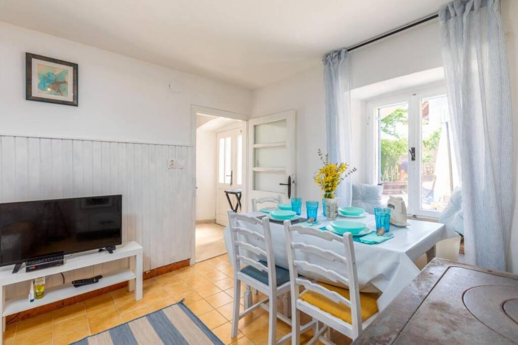 Casa Di Pietra Matelici Βίλα Divšići Εξωτερικό φωτογραφία