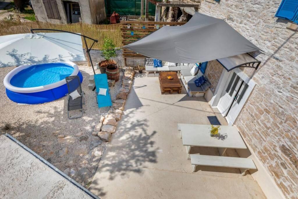 Casa Di Pietra Matelici Βίλα Divšići Εξωτερικό φωτογραφία