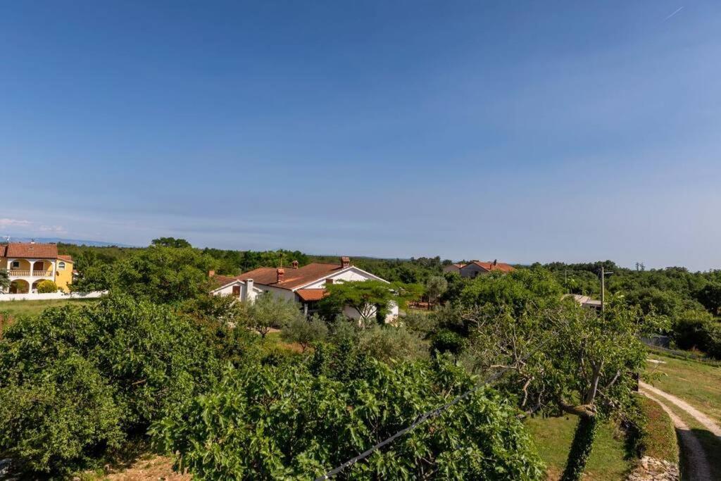 Casa Di Pietra Matelici Βίλα Divšići Εξωτερικό φωτογραφία