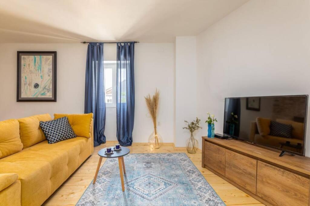 Casa Di Pietra Matelici Βίλα Divšići Εξωτερικό φωτογραφία