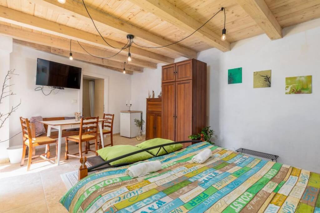 Casa Di Pietra Matelici Βίλα Divšići Εξωτερικό φωτογραφία